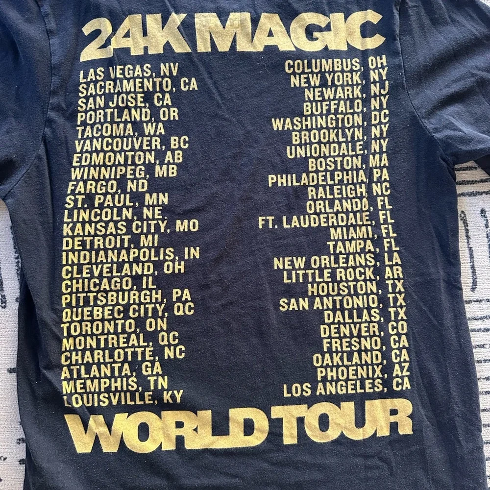 2017 Bruno Mars 24K Magic World Tour Tee - Picture 5 of 5